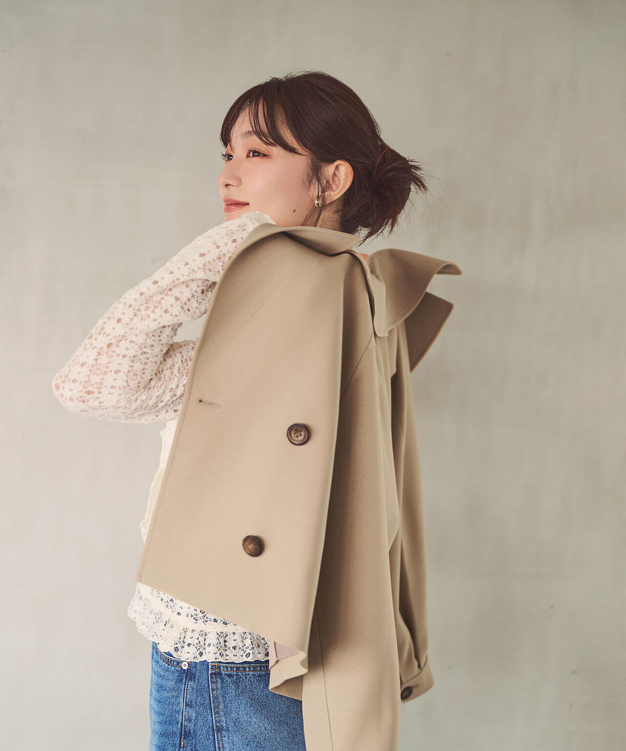 ＜ちょうど、いい服＞「おはよう」から「おつかれさま」まで。 毎日ハーフトレンチ