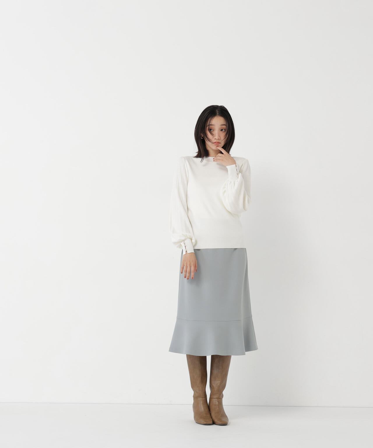 身長165　B:80 W:59 / H:85 / S:23.5 着用サイズ：FR