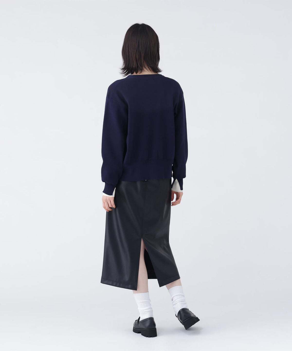 167cm B: W:58 H:84