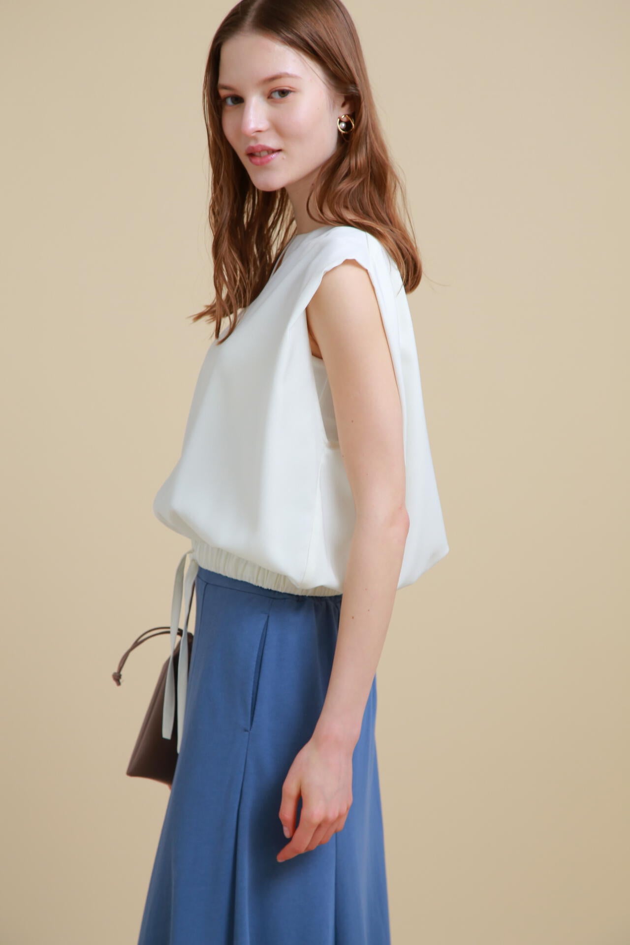[THE HOLIDAY CLOSET]キーネックブラウス