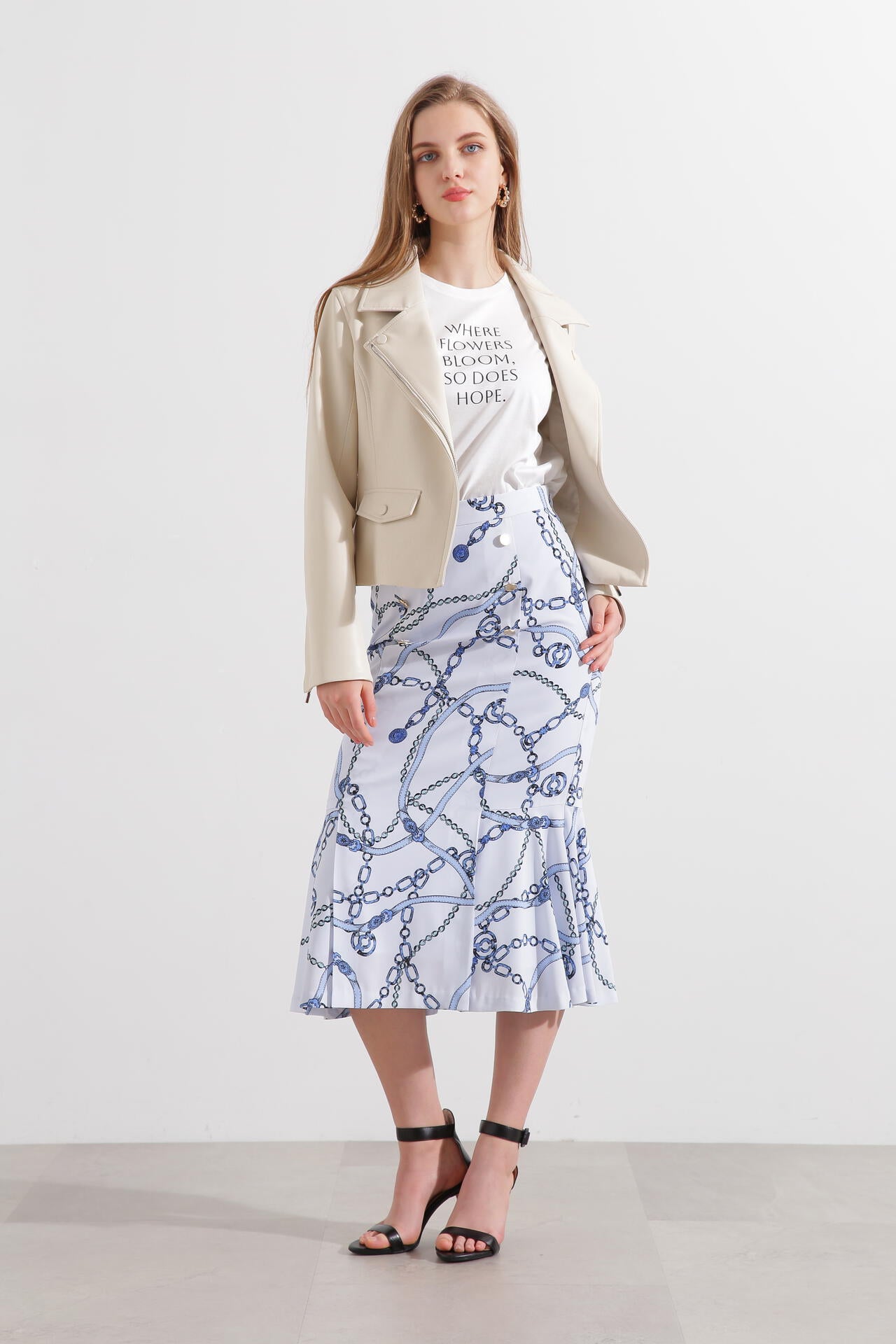 Ｗｈｅｒｅ　ｆｌｏｗｅｒｓ　ｂｌｏｏｍ　Ｔシャツ
