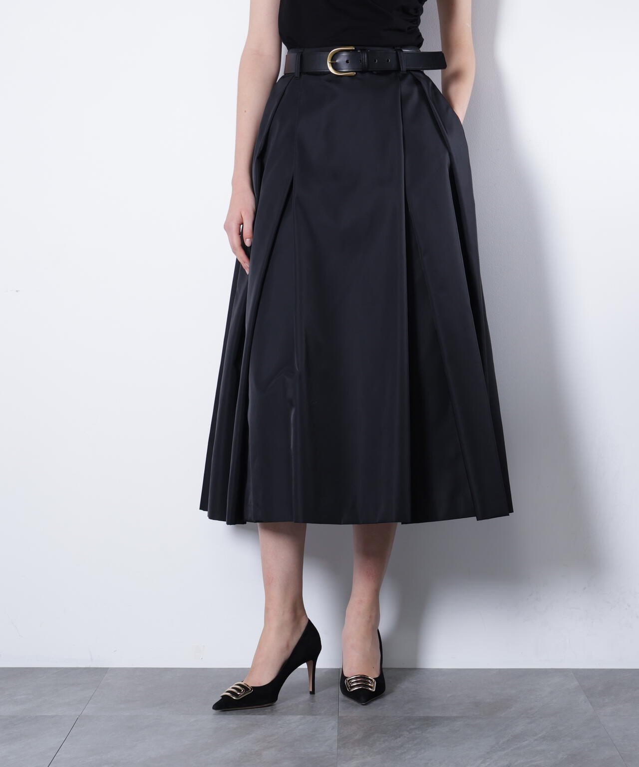 H 177cm B 76cm W 61cm H 89cm 着用サイズ：38