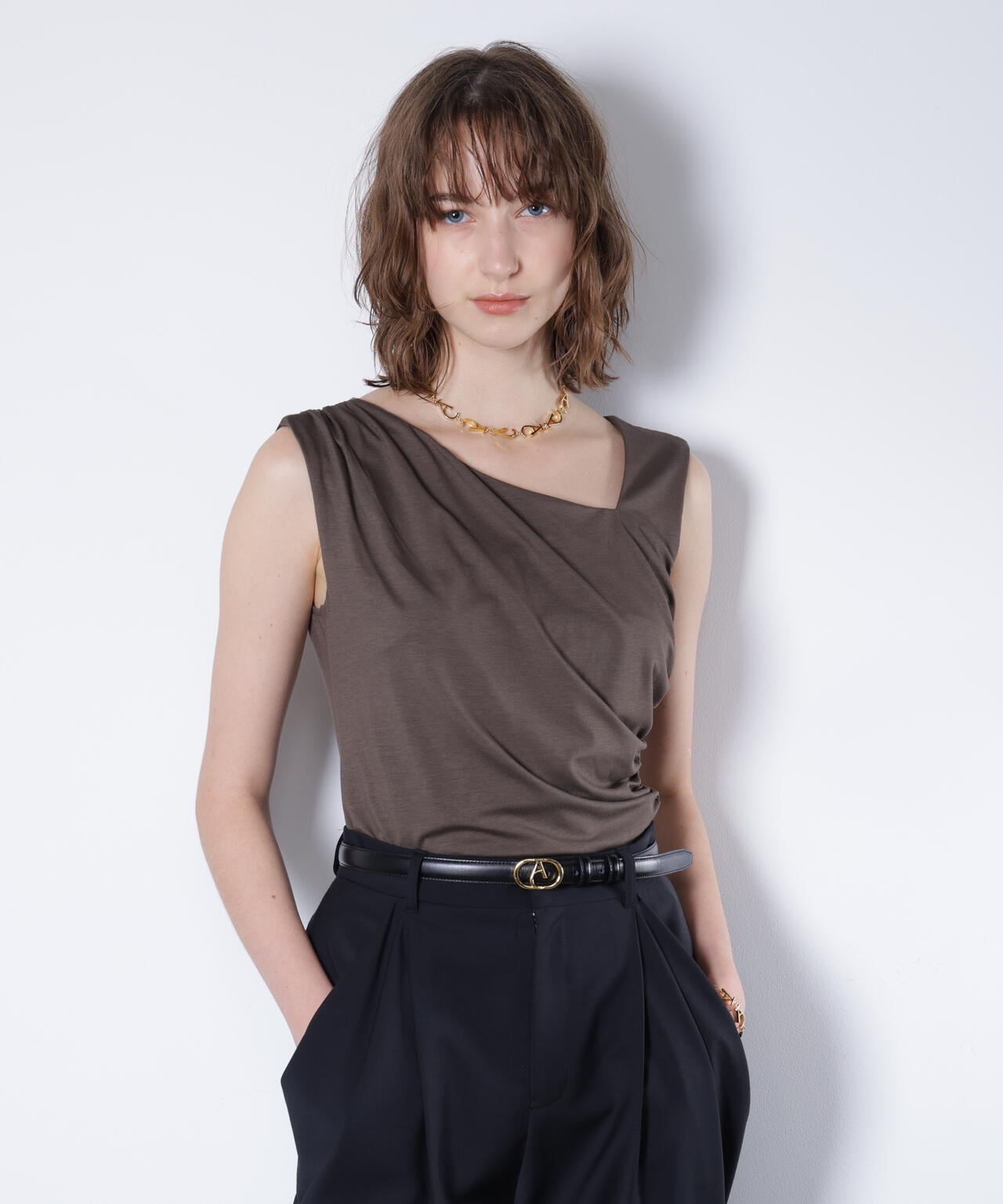 H 177cm B 76cm W 61cm H 89cm 着用サイズ：38