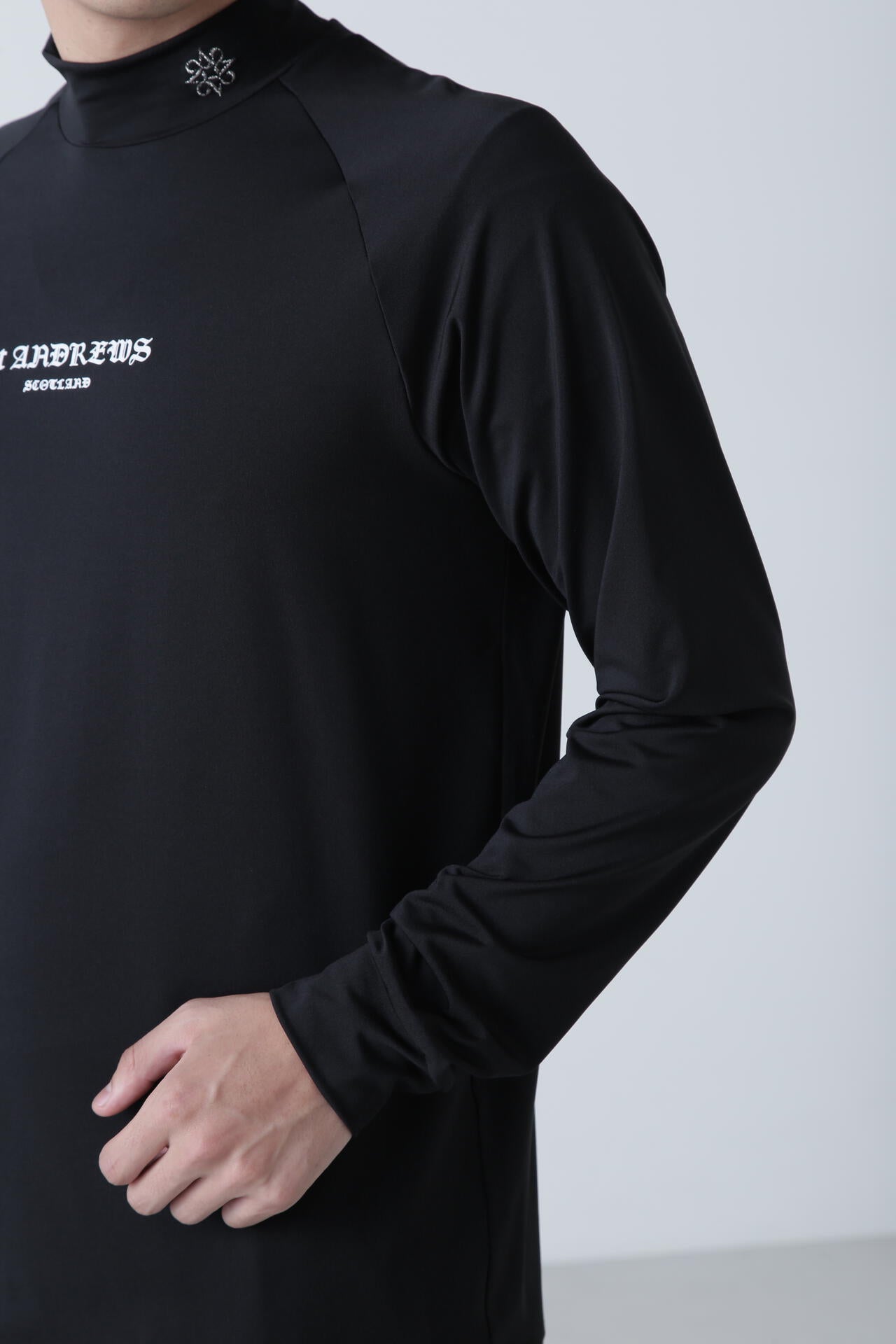 カチオンポリエステルベア天長袖ハイネックカットソー (MENS)