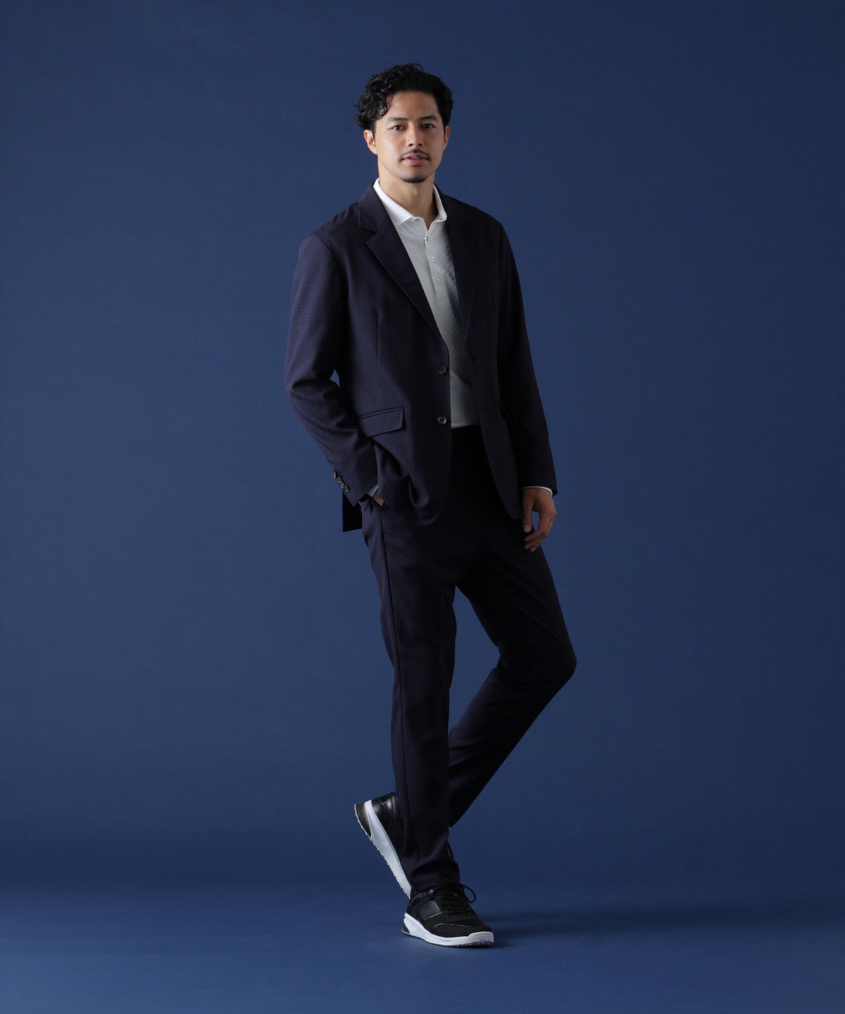 185cm C: 97 W:79 H:95 着用サイズ：L