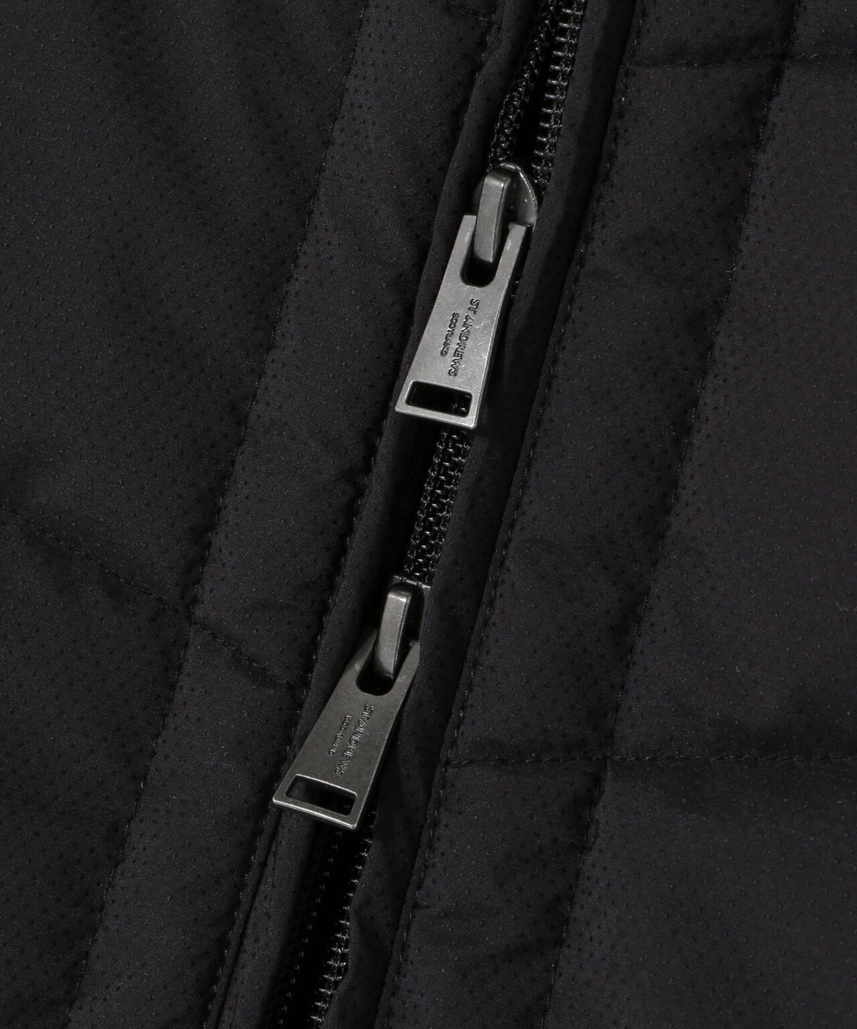 [防風・撥水] ストレッチドットドビー中綿フルジップベスト (MENS)