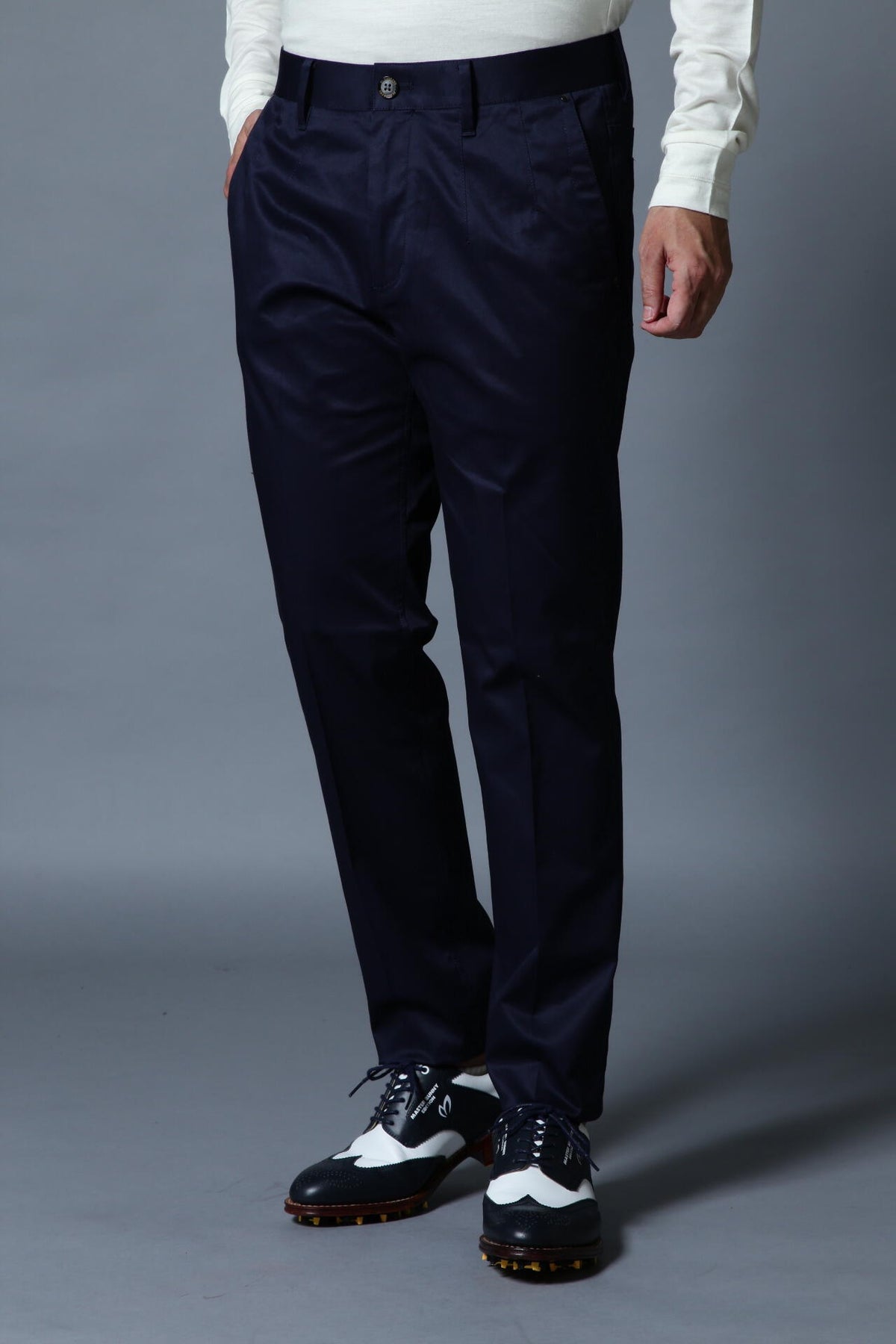 BK/タイトストレートパンツ