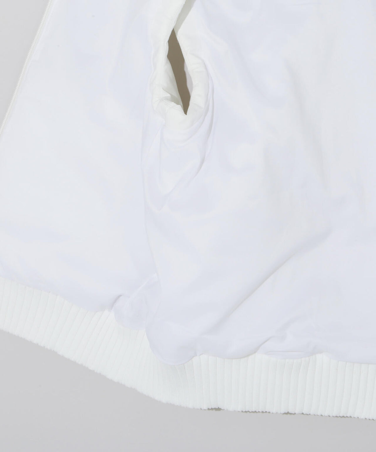 [防風・撥水] ストレッチドットドビー中綿フルジップベスト (WOMENS)