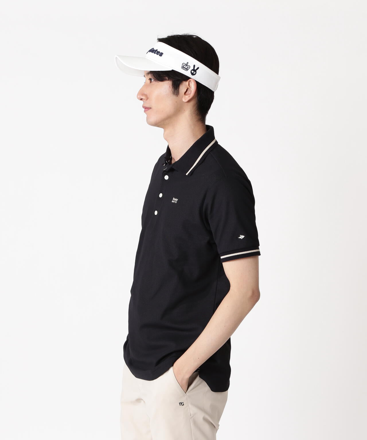 H:182cm/C:93/W:77/H:91 着用サイズ：5