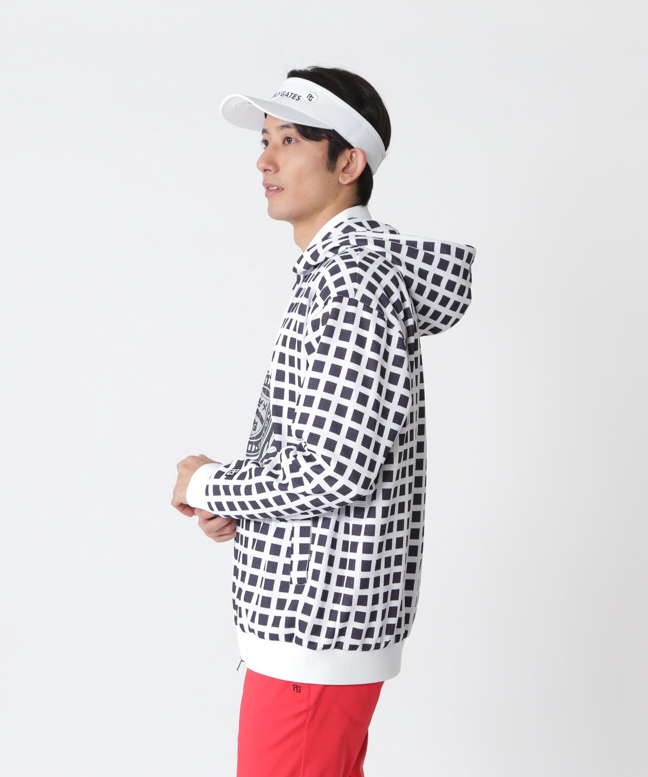 H:182cm/C:93/W:77/H:91 着用サイズ：5