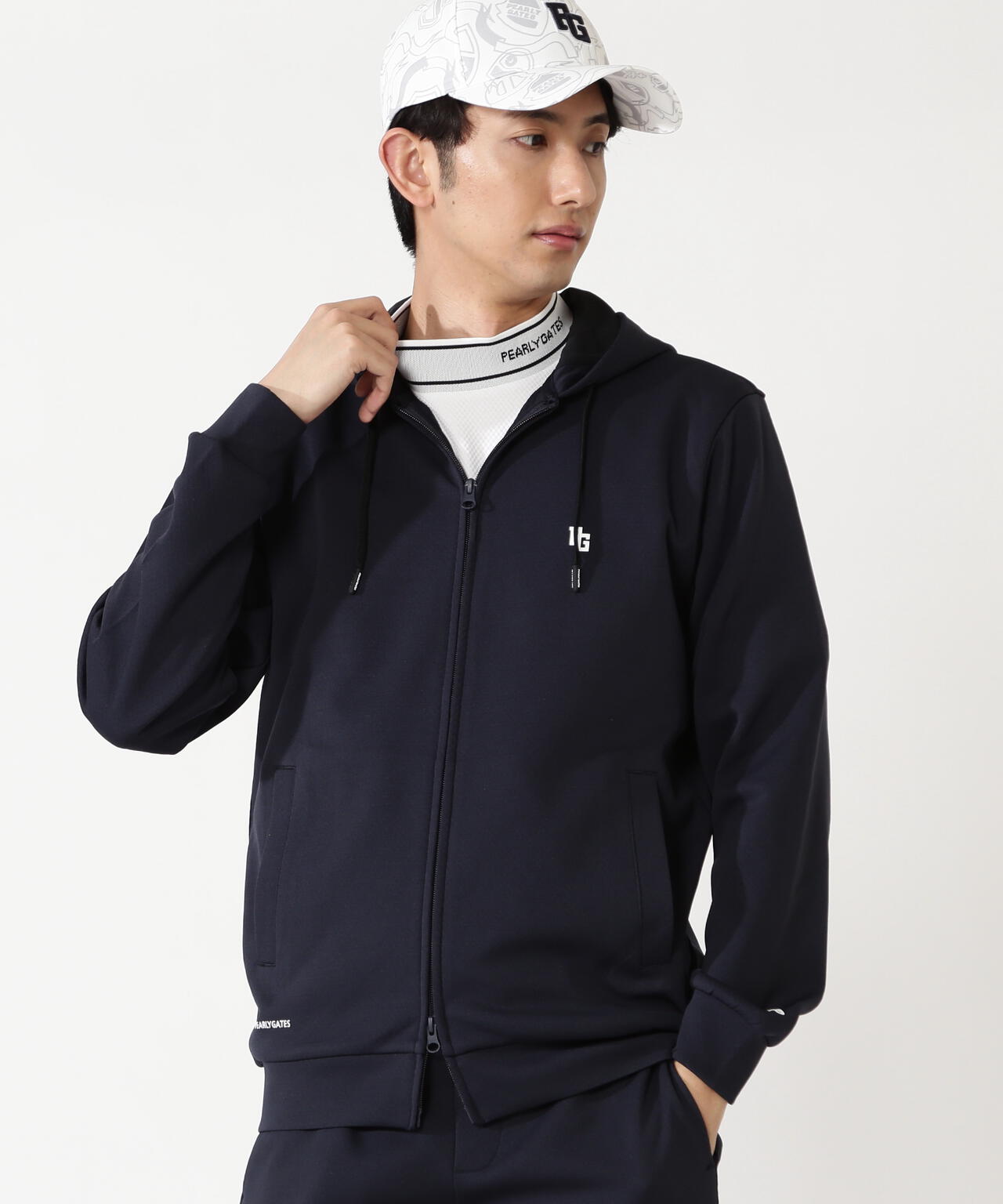 H:182cm/C:93/W:77/H:91 着用サイズ：5