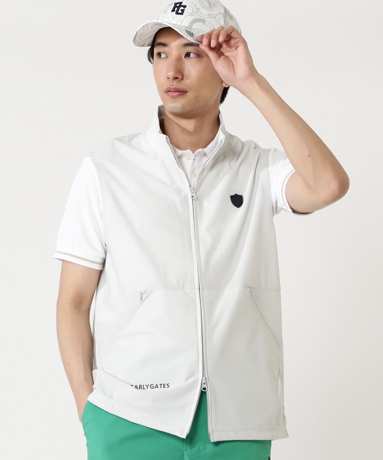 H:182cm/C:93/W:77/H:91 着用サイズ：5
