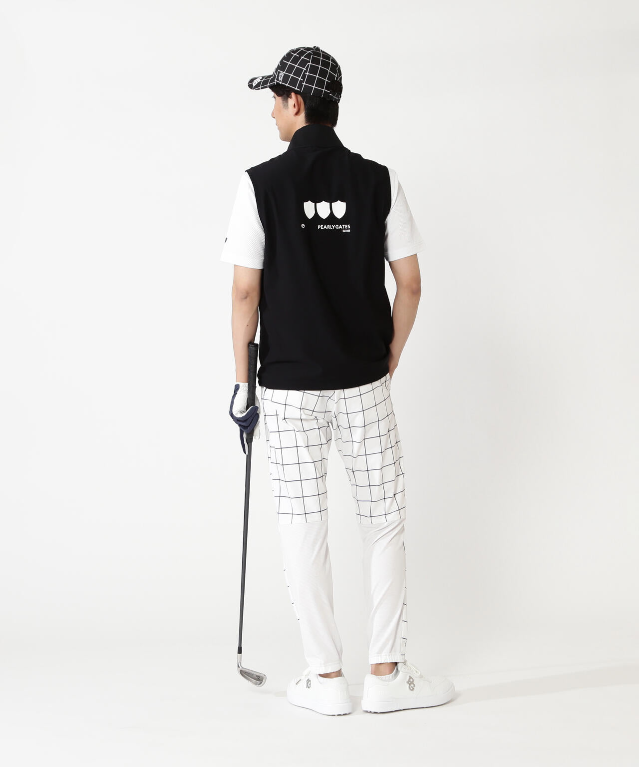 H:182cm/C:93/W:77/H:91 着用サイズ：5