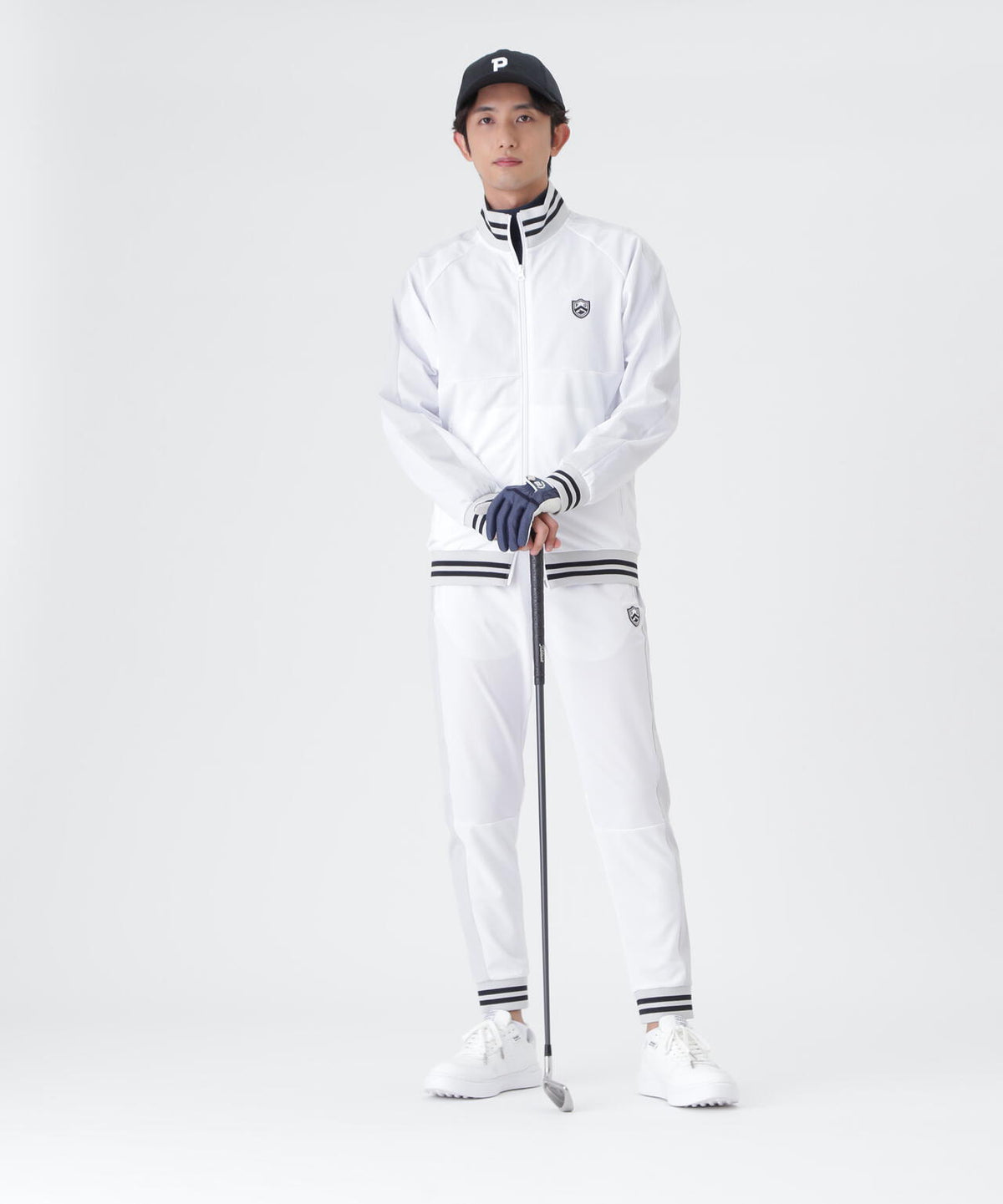 H:182cm/C:93/W:77/H:91 着用サイズ：5