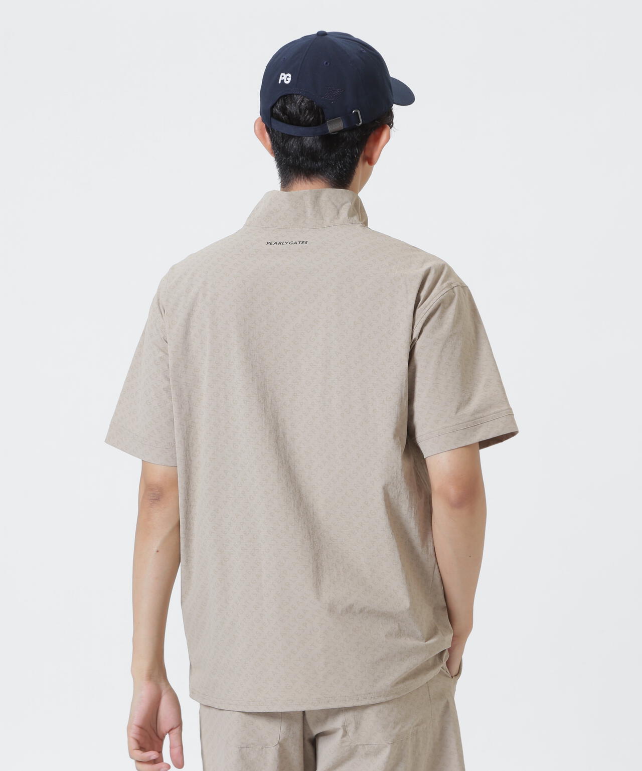 H:182cm/C:93/W:77/H:91 着用サイズ：5