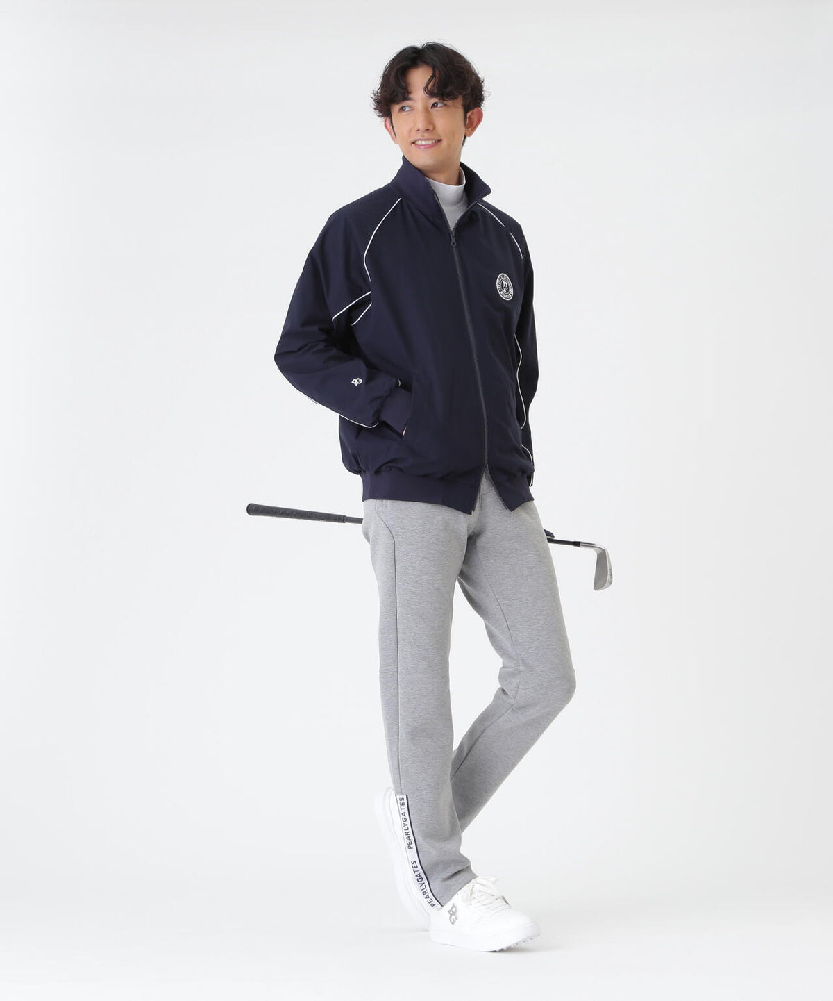 H:182cm/C:93/W:77/H:91 着用サイズ：5