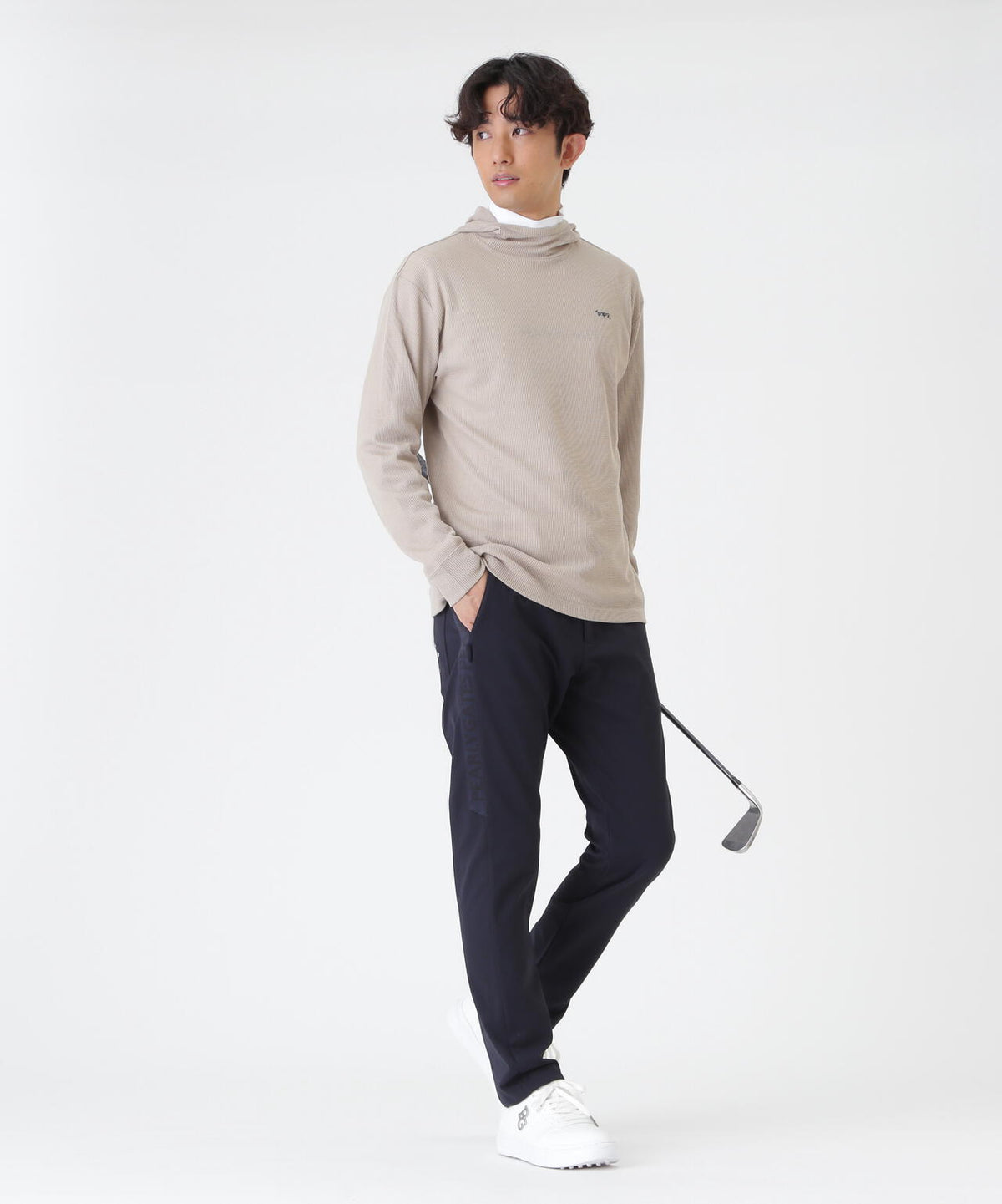 H:182cm/C:93/W:77/H:91 着用サイズ：5