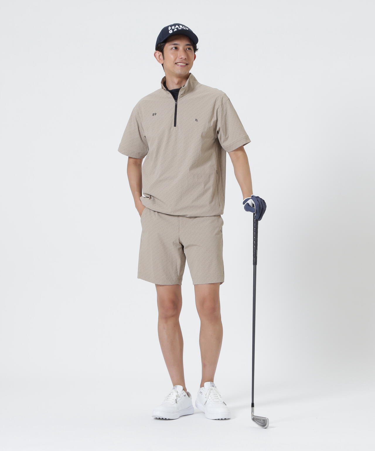 H:182cm/C:93/W:77/H:91 着用サイズ：5