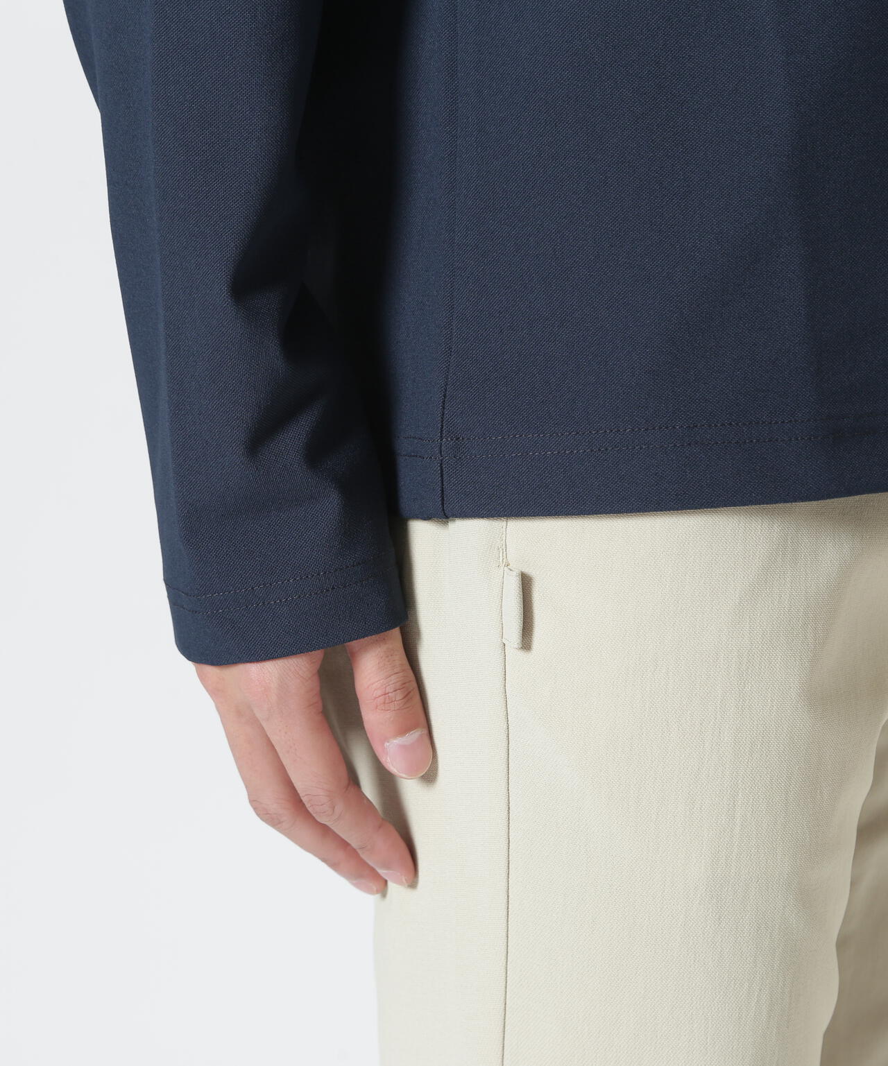 H:182cm/C:93/W:77/H:91 着用サイズ：5