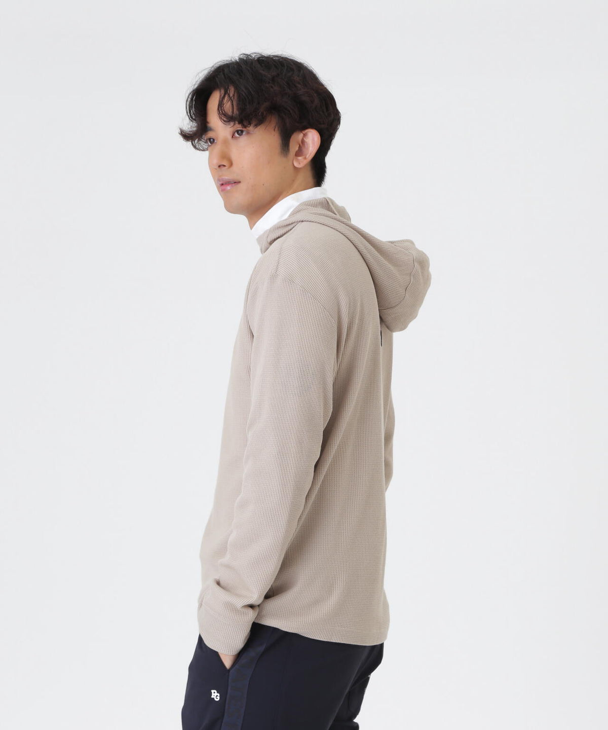 H:182cm/C:93/W:77/H:91 着用サイズ：5
