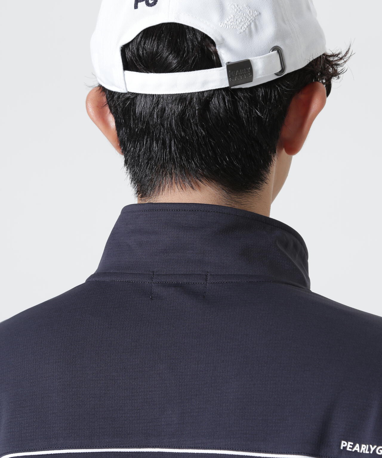 H:182cm/C:93/W:77/H:91 着用サイズ：5