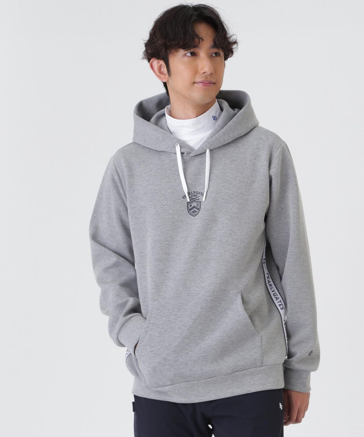 H:182cm/C:93/W:77/H:91 着用サイズ：5