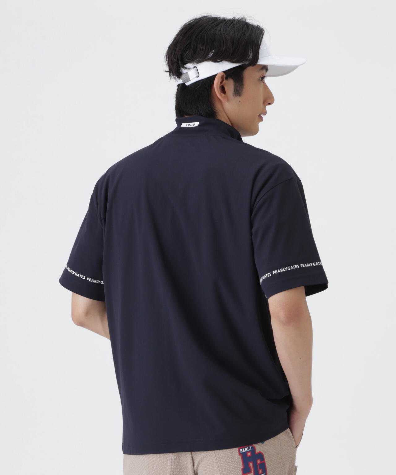H:182cm/C:93/W:77/H:91 着用サイズ：5