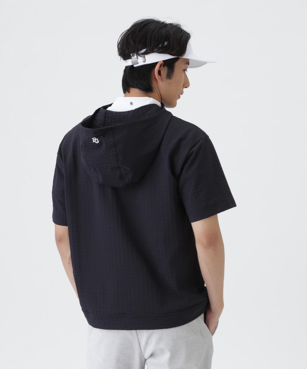 H:182cm/C:93/W:77/H:91 着用サイズ：5