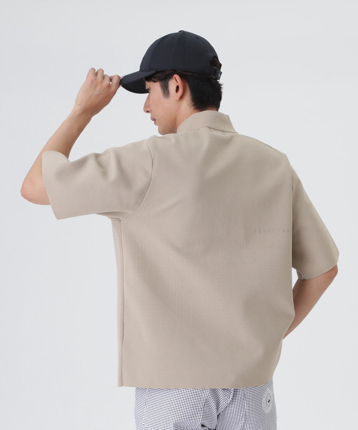 H:182cm/C:93/W:77/H:91 着用サイズ：5