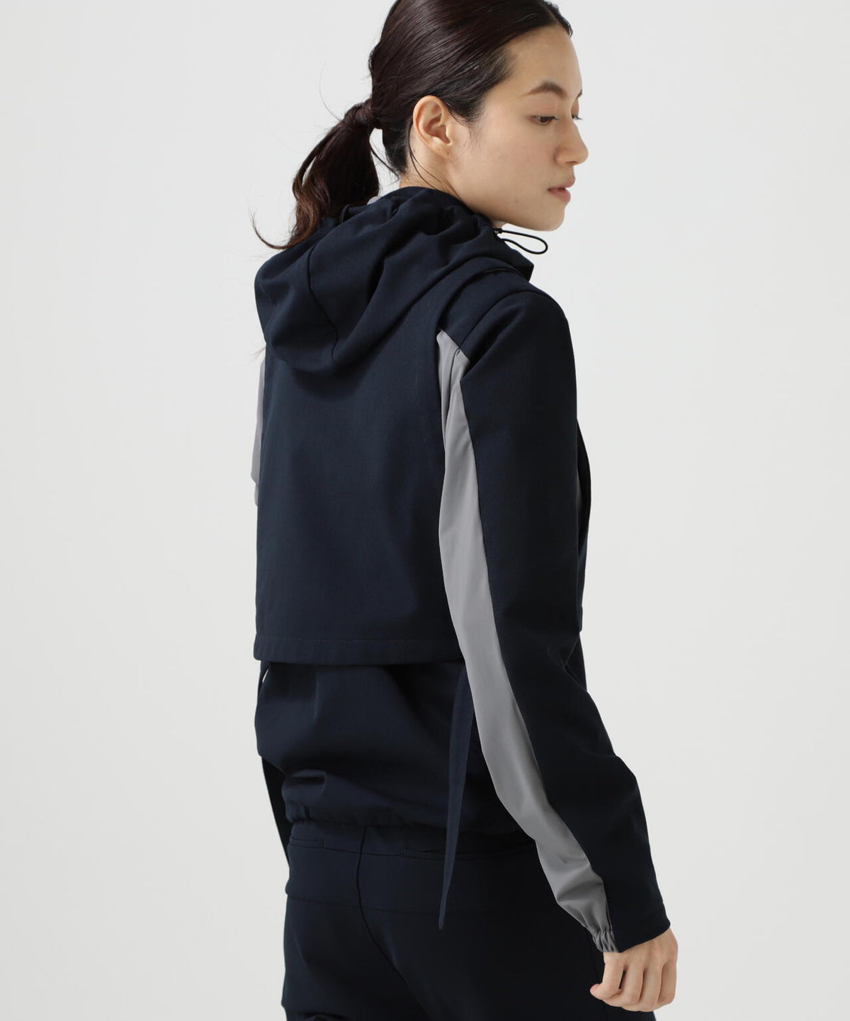 165cm/B:77cm/W:57cm/H:79cm 着用サイズ：1