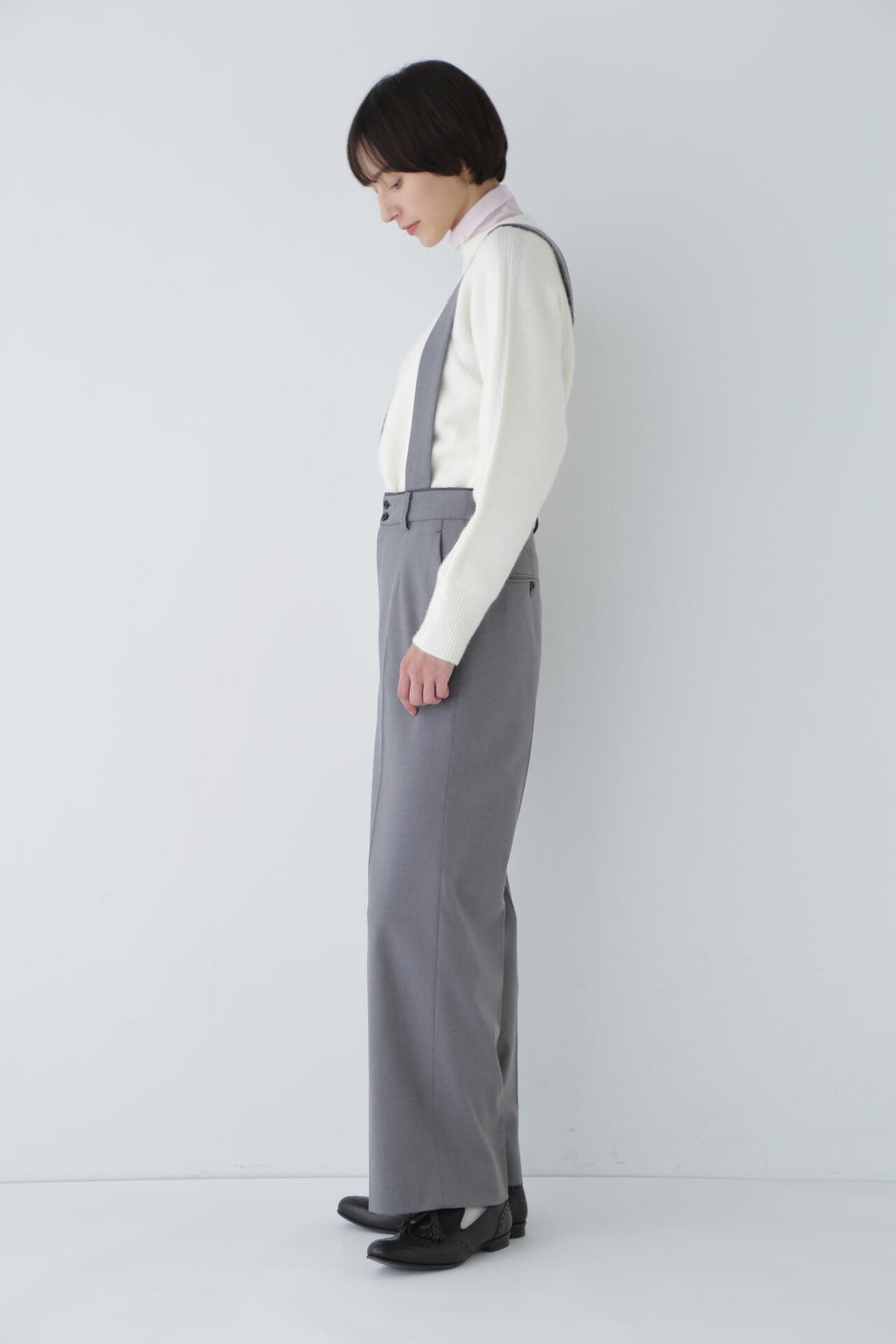 ストレッチツイル吊り付きパンツ