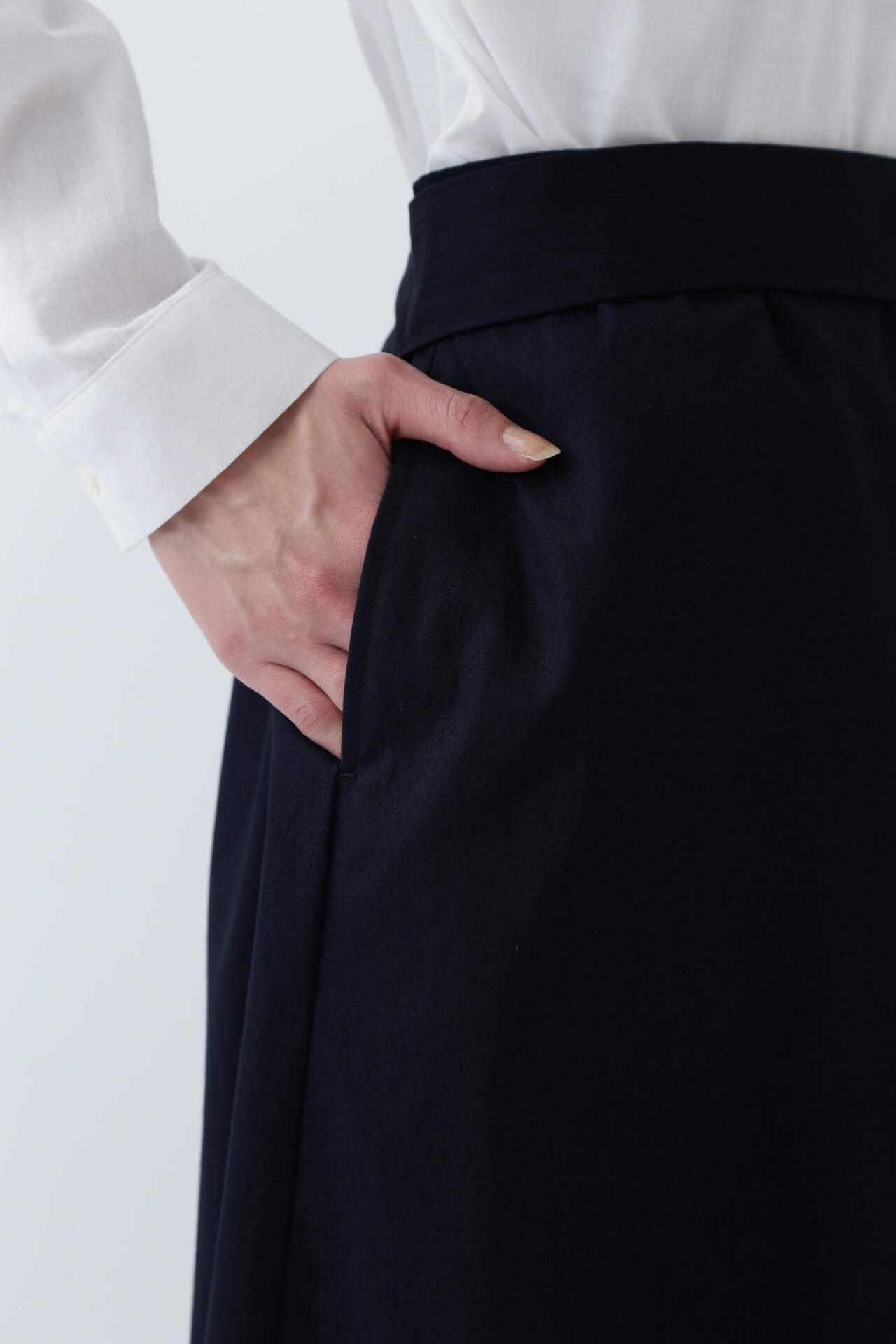 ベルト付き巻きスカート