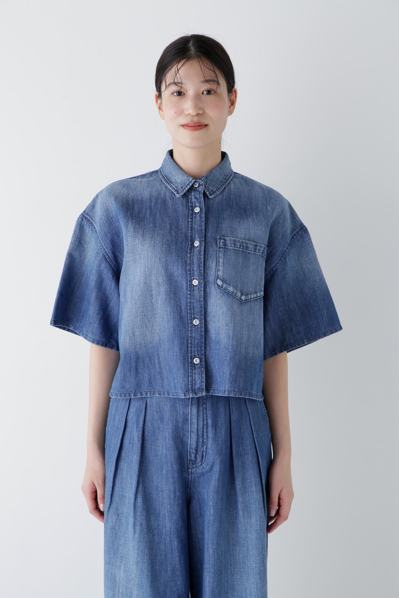 【Healthy DENIMコラボ】クロップド半袖デニムブラウス
