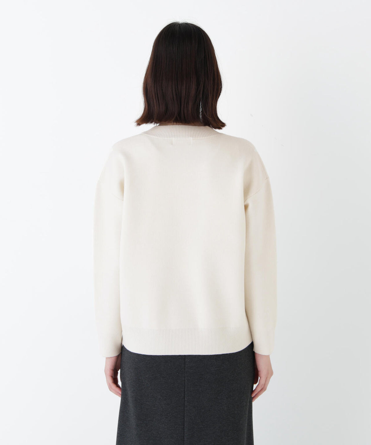 ロゴ レタードジャガードＶネックニット
