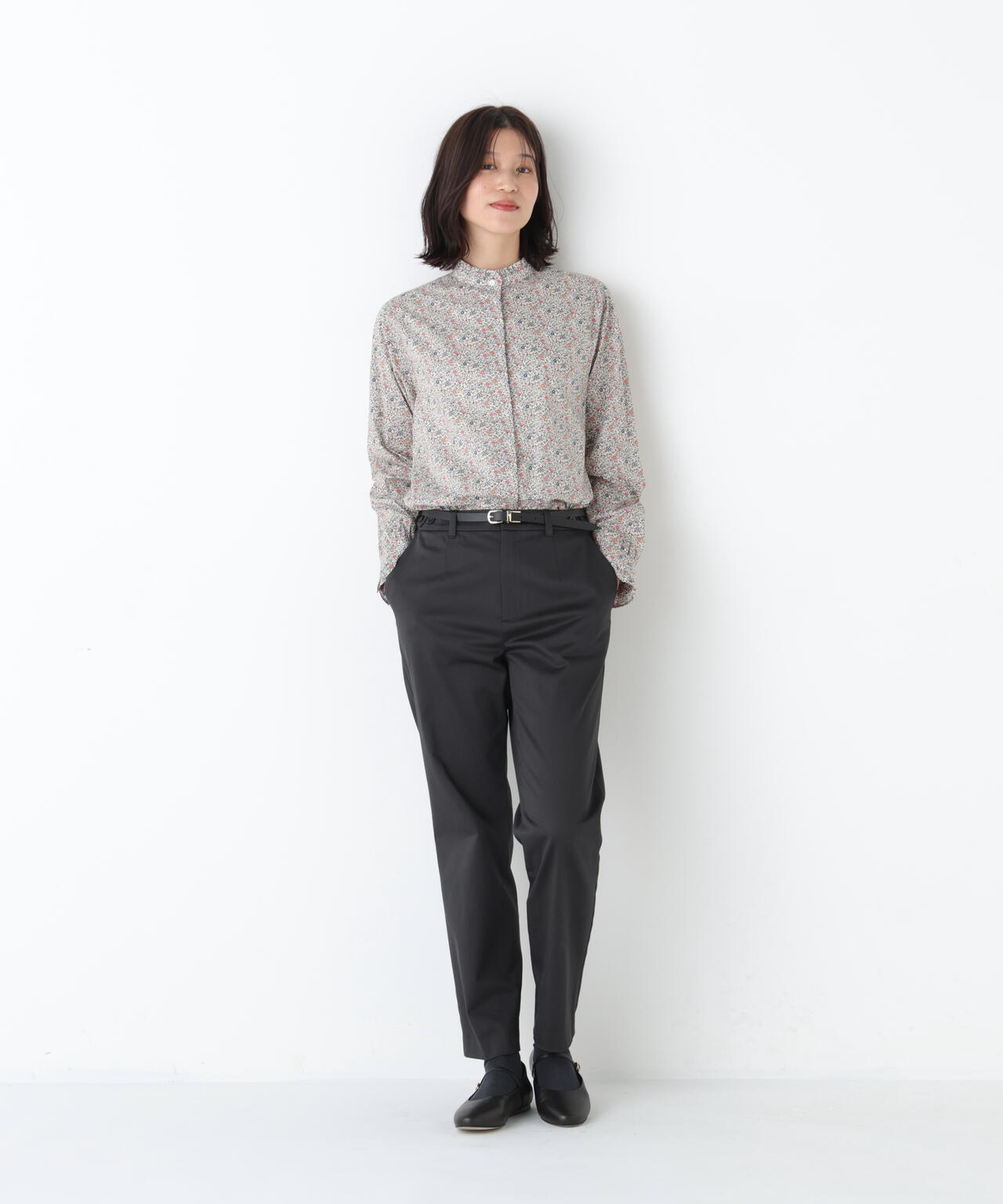 《定番》サテンストレッチ細身ストレートパンツ