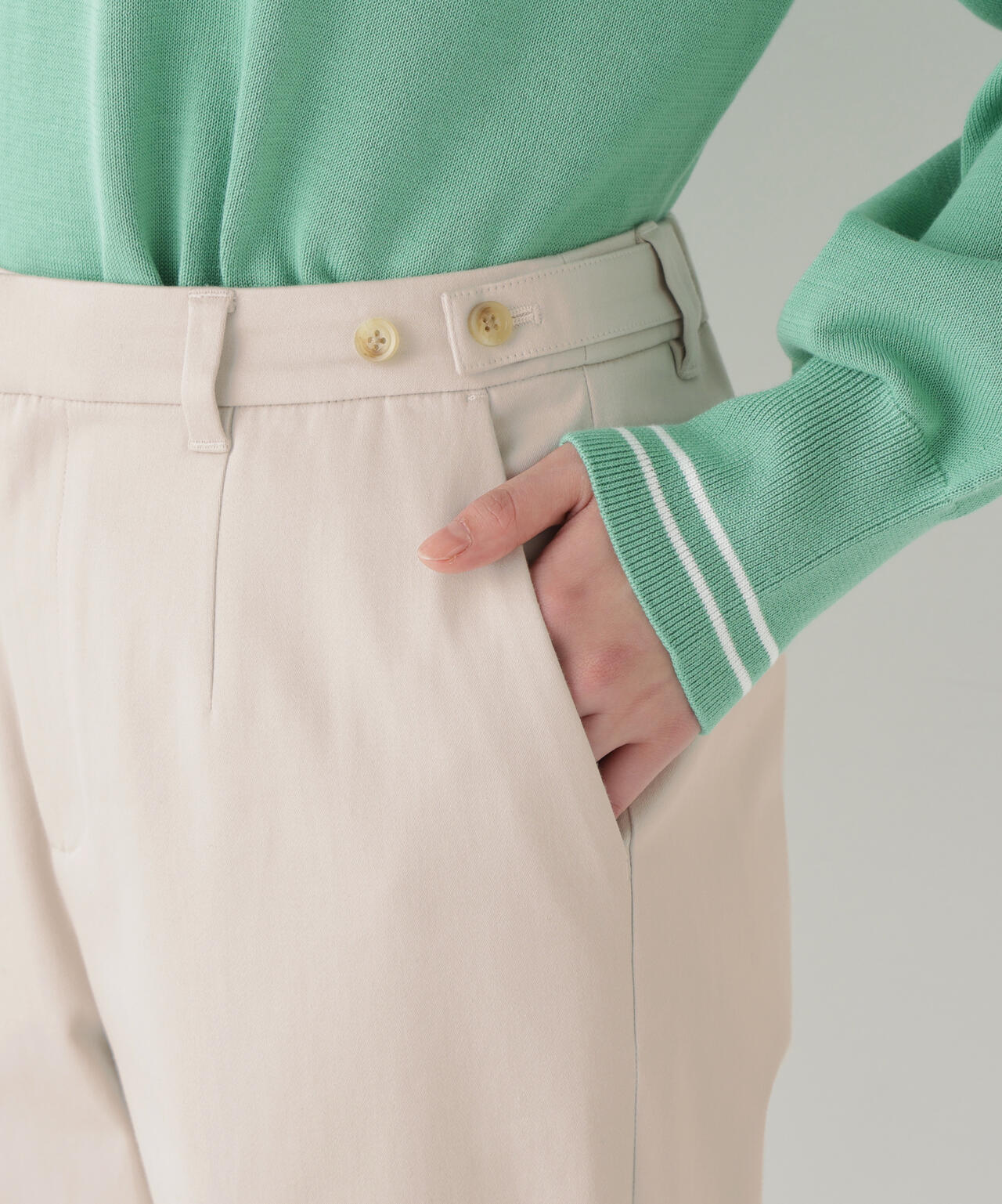 《定番》サテンストレッチ細身ストレートパンツ