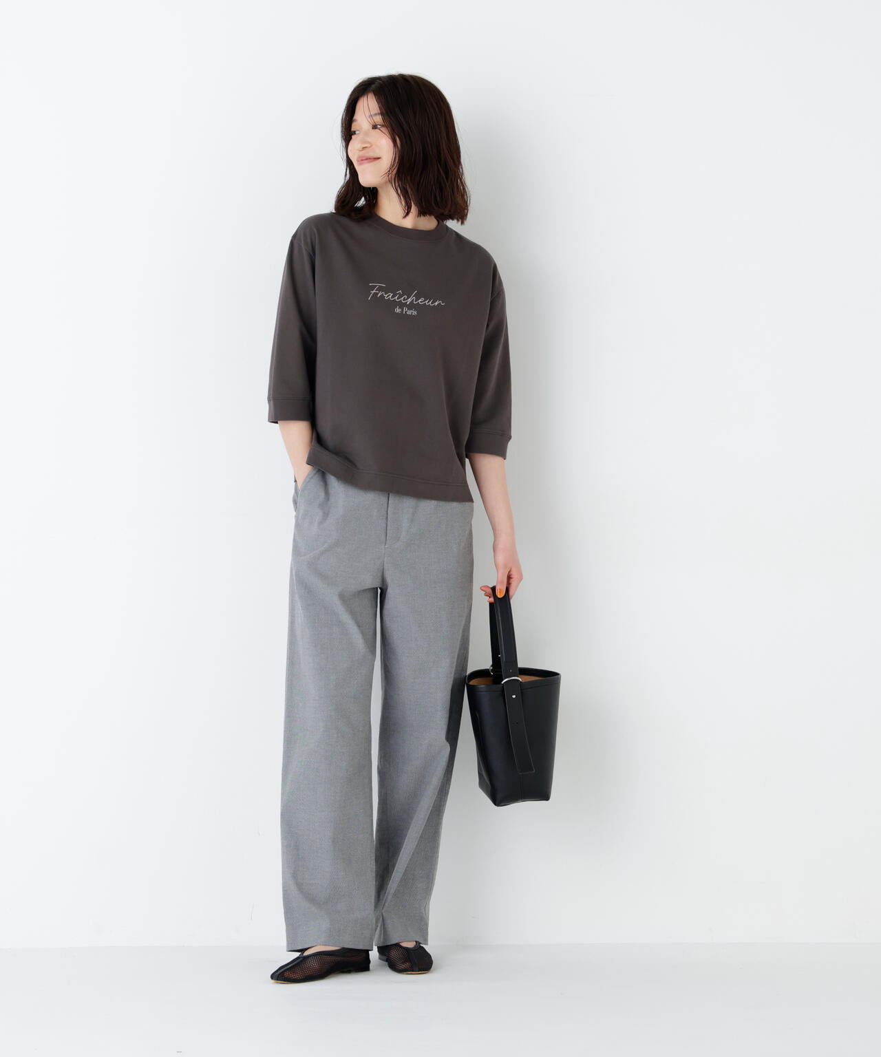 《名品 / マルチサイズ / 洗える》ドビーストレッチストレートパンツ