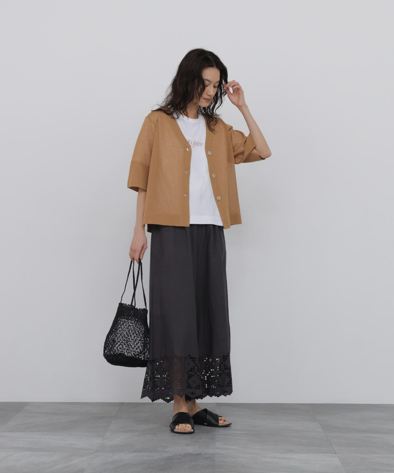 165cm/B:77cm/W:57cm/H:79cm 着用サイズ：M