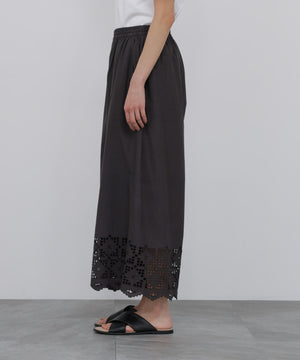 165cm/B:77cm/W:57cm/H:79cm 着用サイズ：M