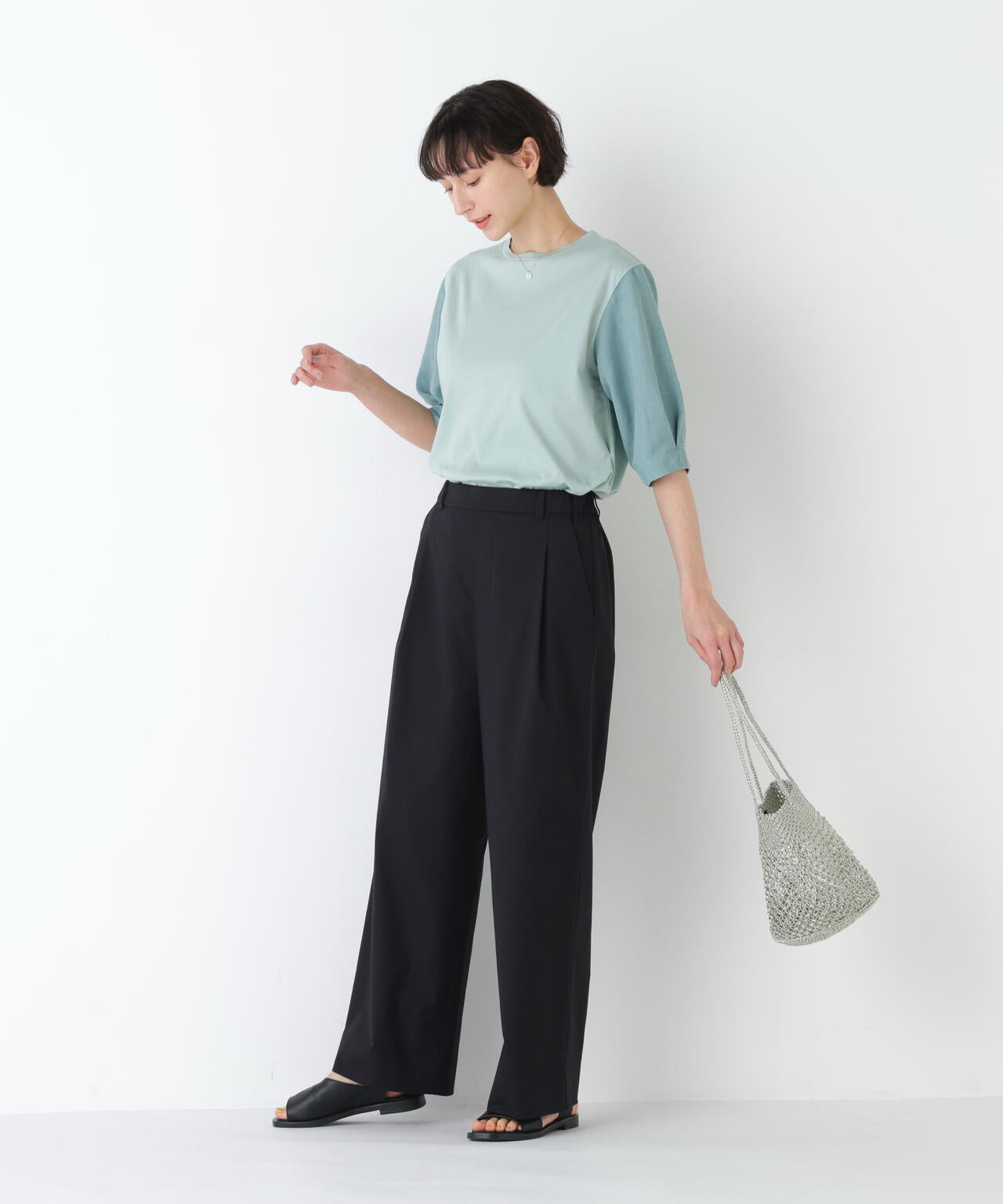 身長168cm　B76 W58 H86 着用サイズ：-