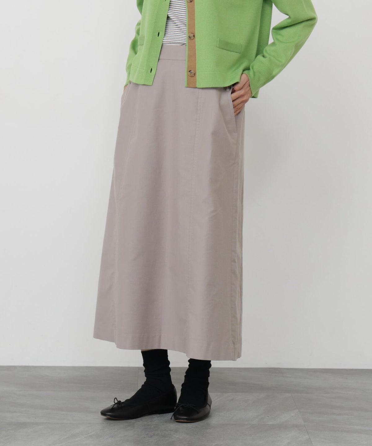 165cm/B:77cm/W:57cm/H:79cm 着用サイズ：M