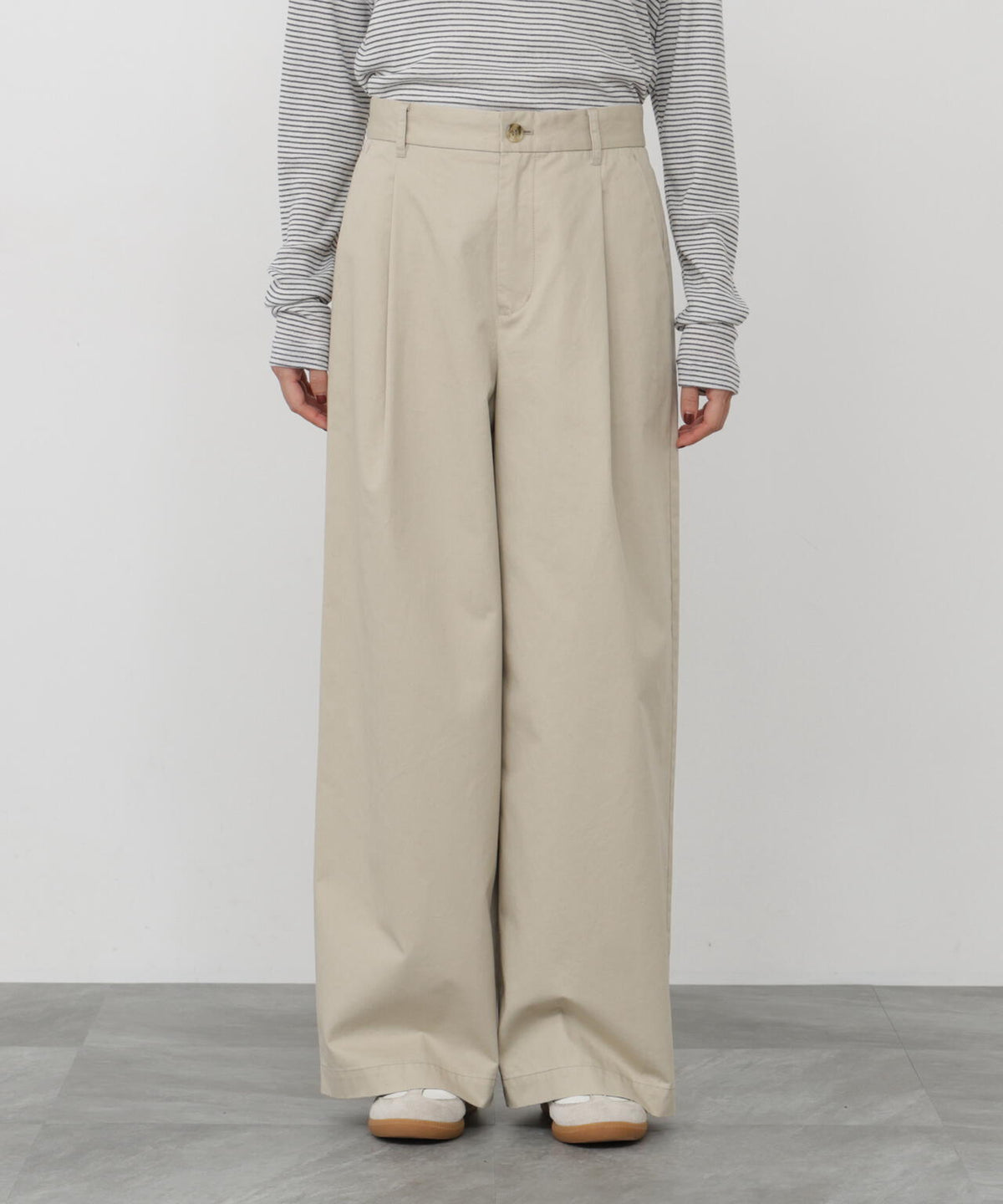 165cm/B:77cm/W:57cm/H:79cm 着用サイズ：M