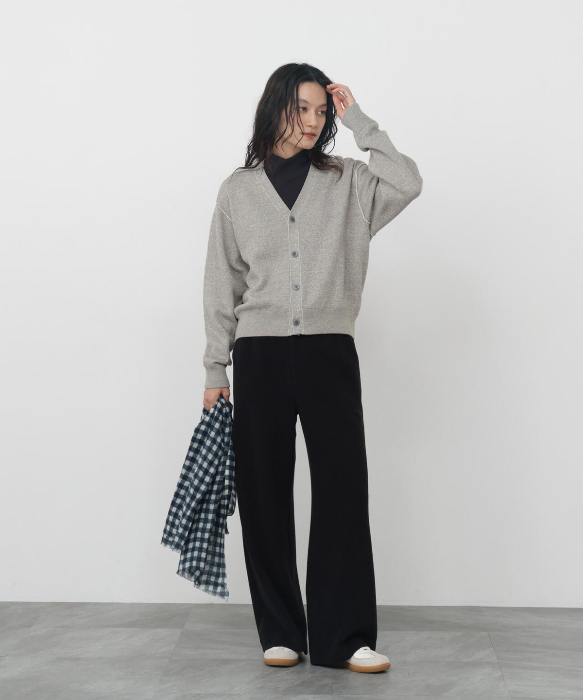 165cm/B:77cm/W:57cm/H:79cm 着用サイズ：M