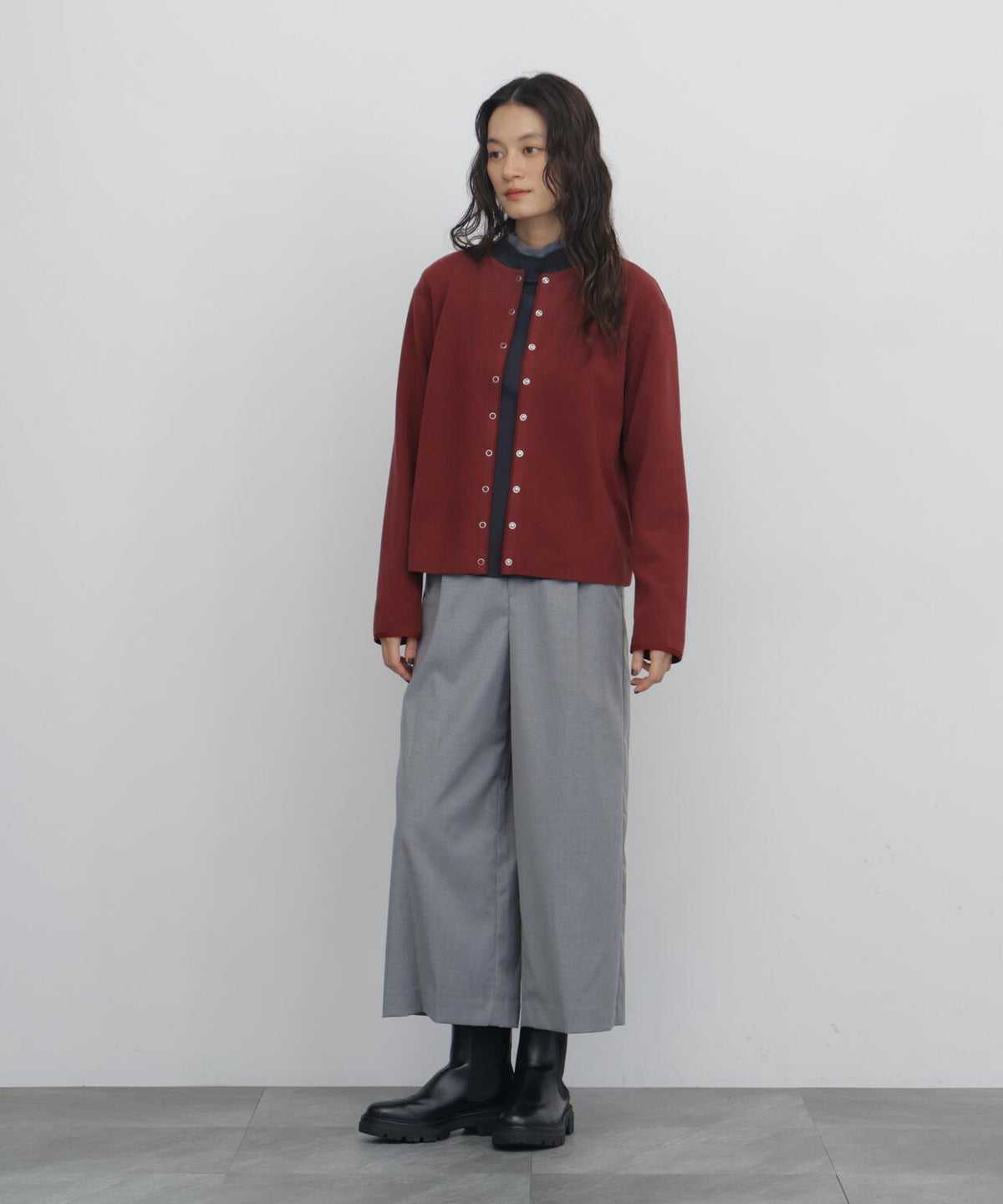 165cm/B:77cm/W:57cm/H:79cm 着用サイズ：M