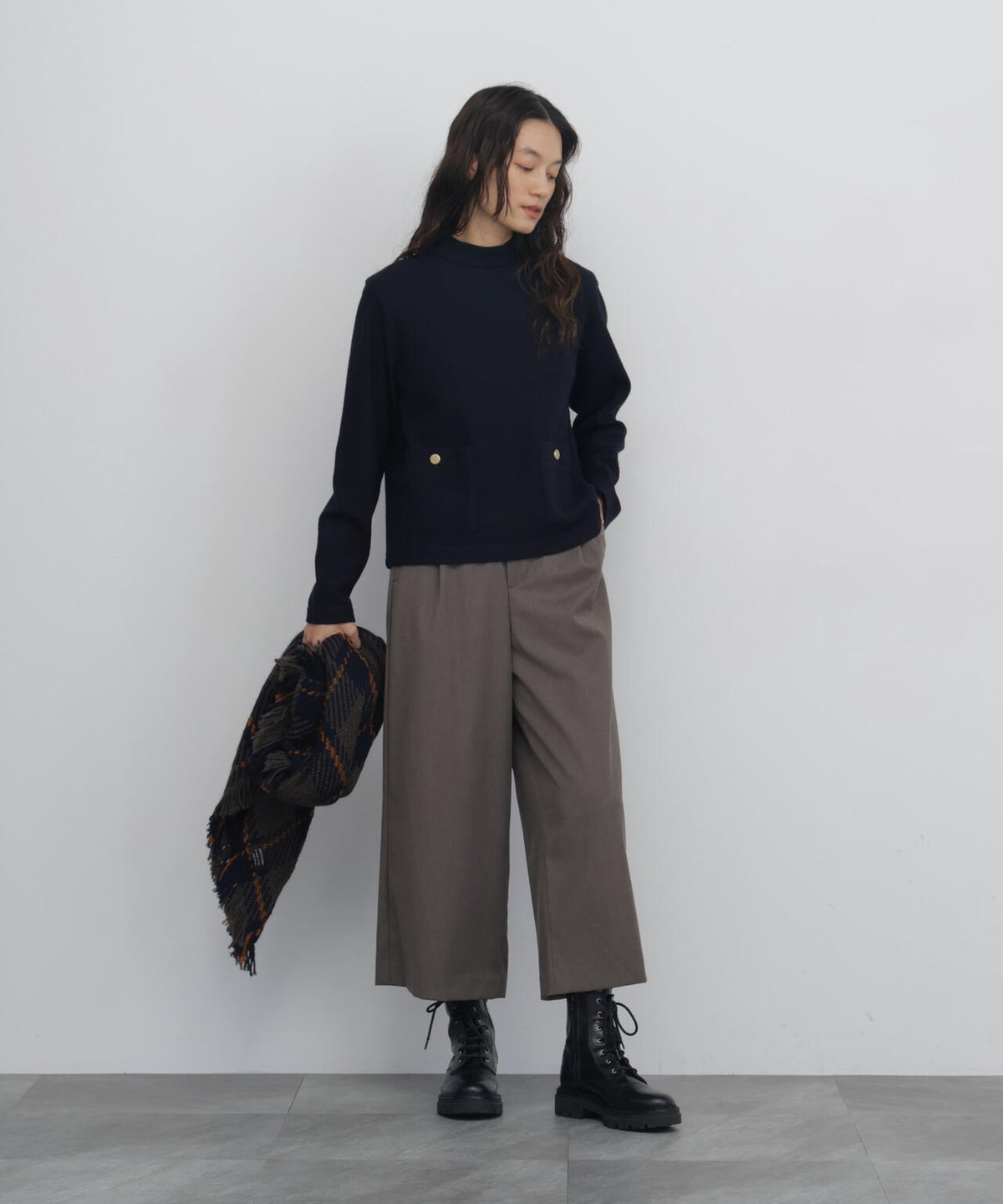 165cm/B:77cm/W:57cm/H:79cm 着用サイズ：M