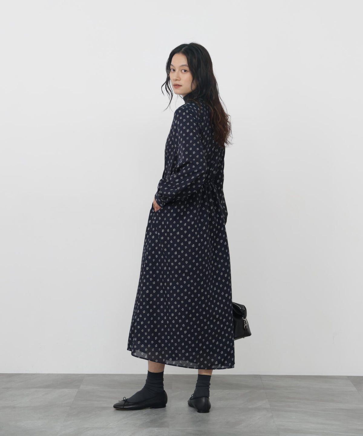 165cm/B:77cm/W:57cm/H:79cm 着用サイズ：M