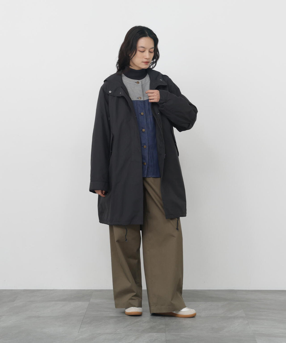 165cm/B:77cm/W:57cm/H:79cm 着用サイズ：M