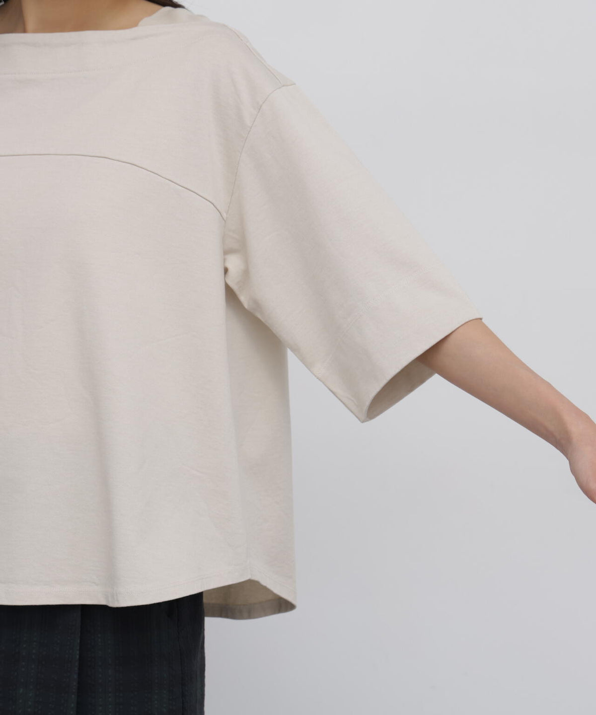 165cm/B:77cm/W:57cm/H:79cm 着用サイズ：M