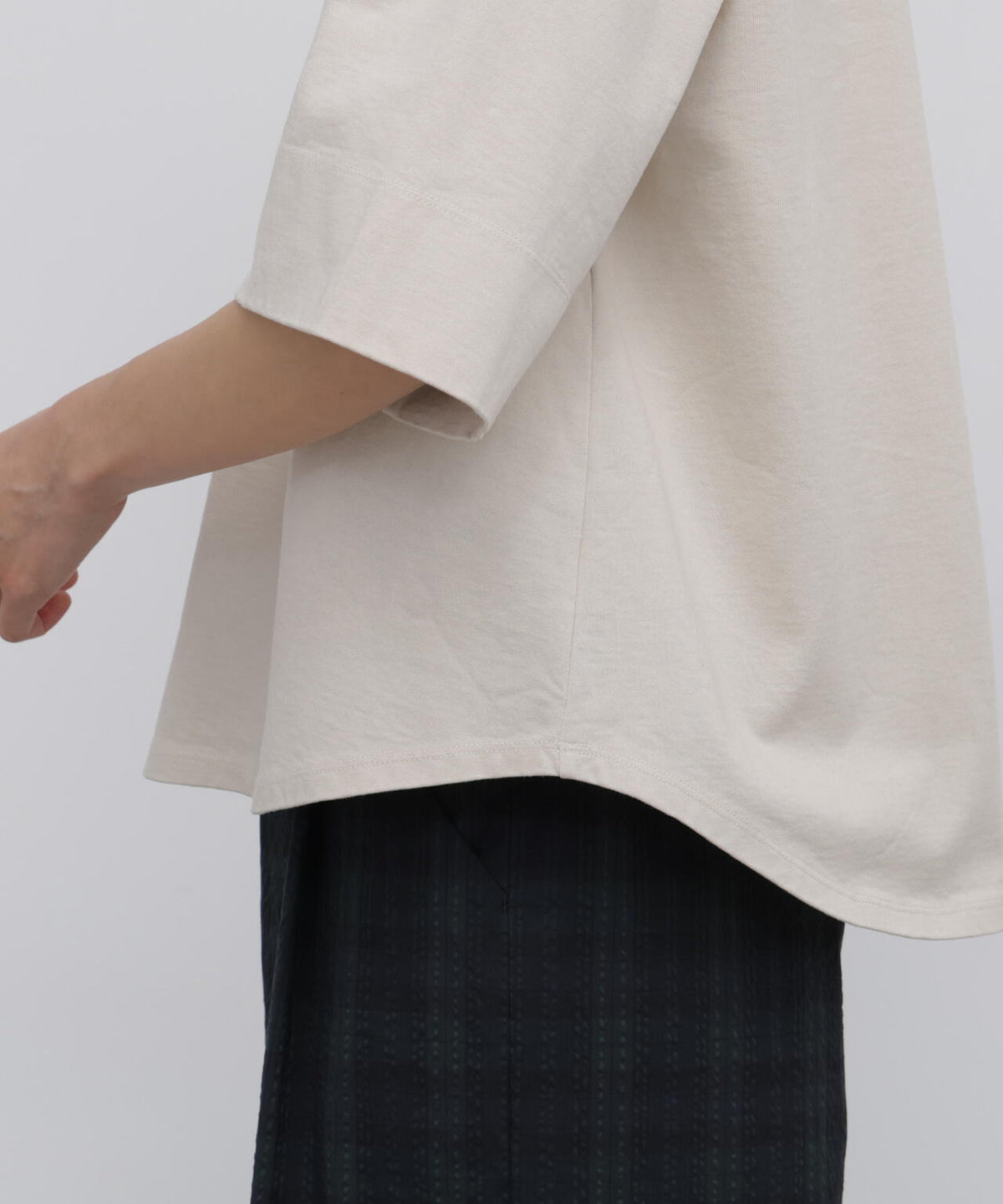 165cm/B:77cm/W:57cm/H:79cm 着用サイズ：M