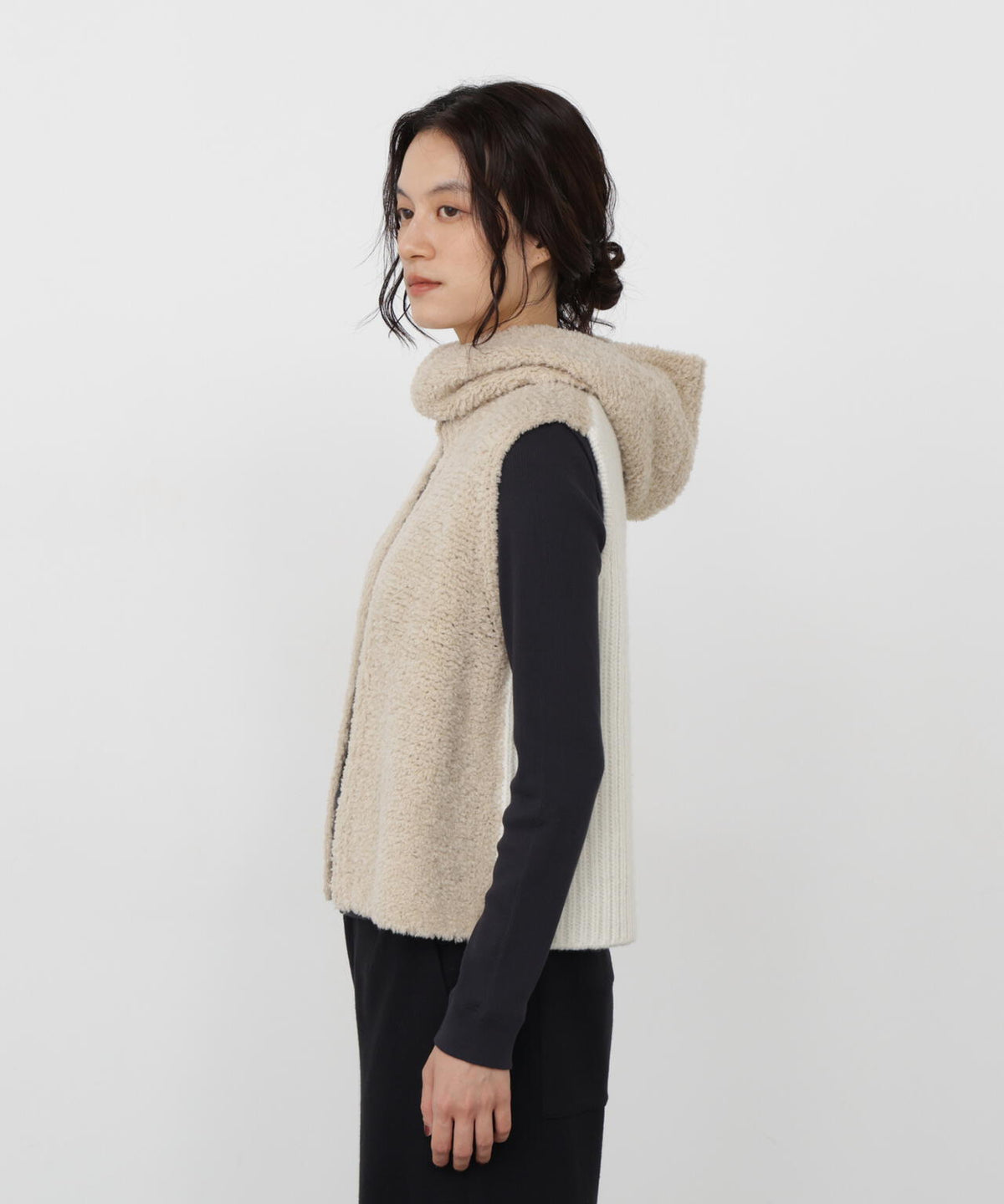 165cm/B:77cm/W:57cm/H:79cm 着用サイズ：M